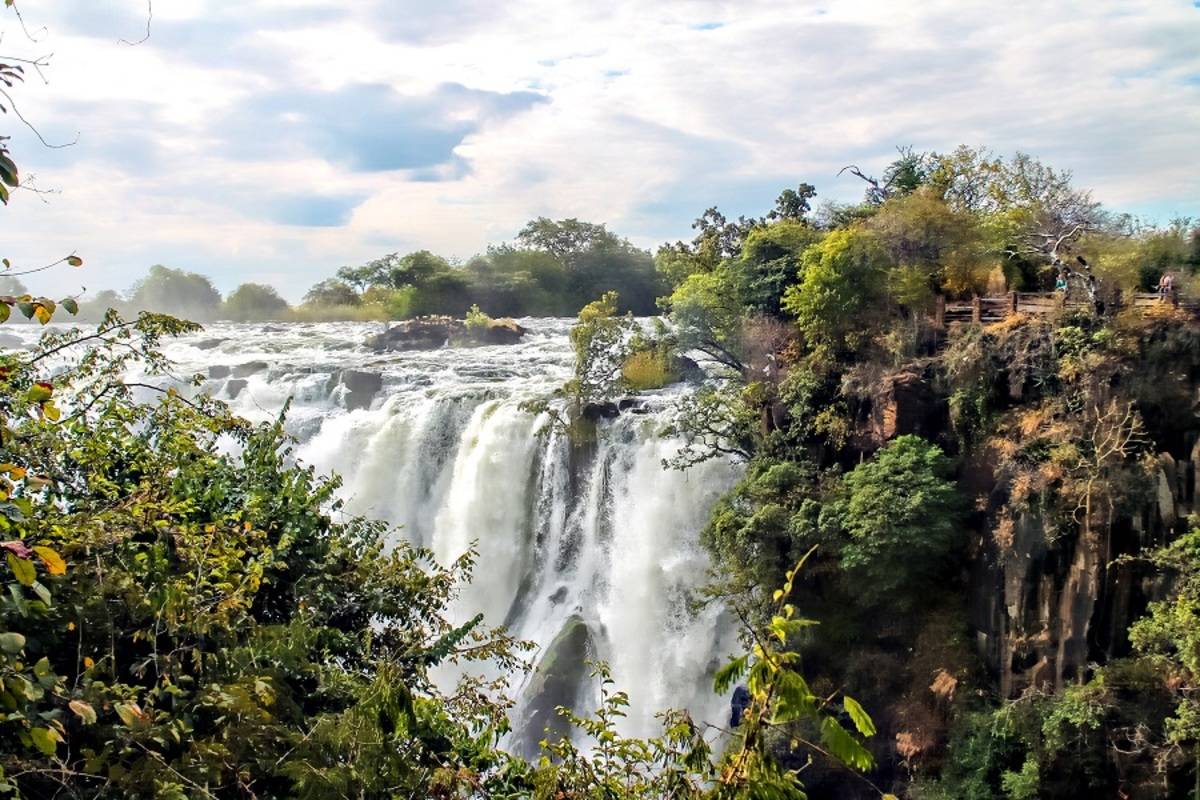 Victoria Falls, Chobe & Okavango Delta