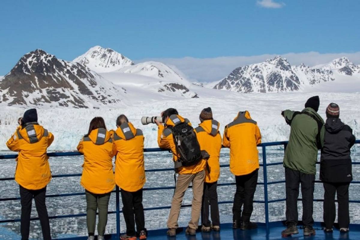 Introduction to Spitsbergen - Fjords, Glaciers and Wildlife