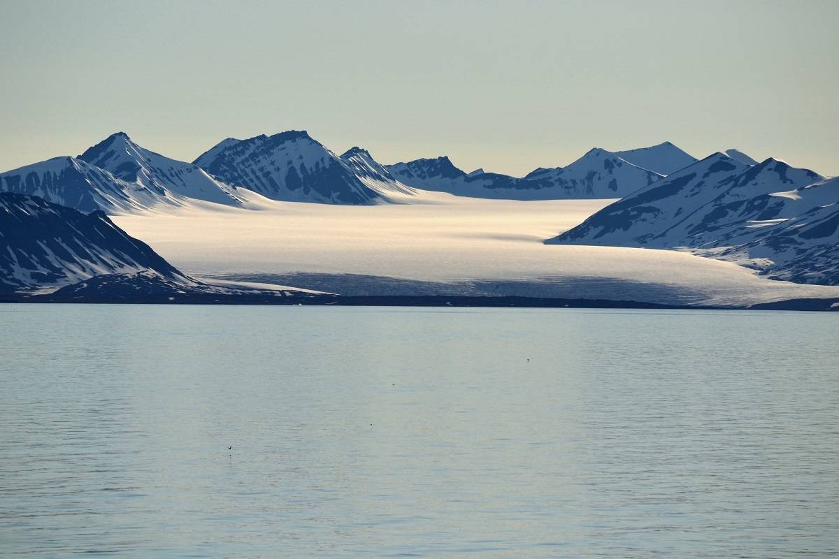 Around Spitsbergen - In the Realm of Polar Bear & Ice