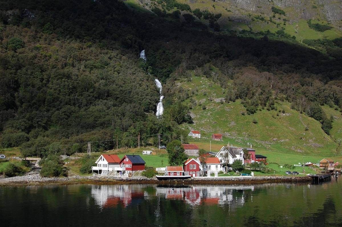 Miracles of Norway: Fjords & Midnight's Sun